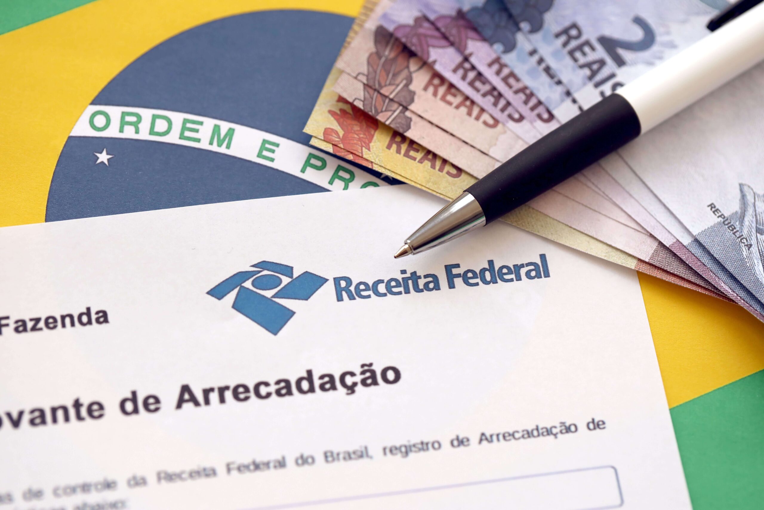 DECRED favorece a Receita Federal a cruzar informações financeiras dos contribuintes